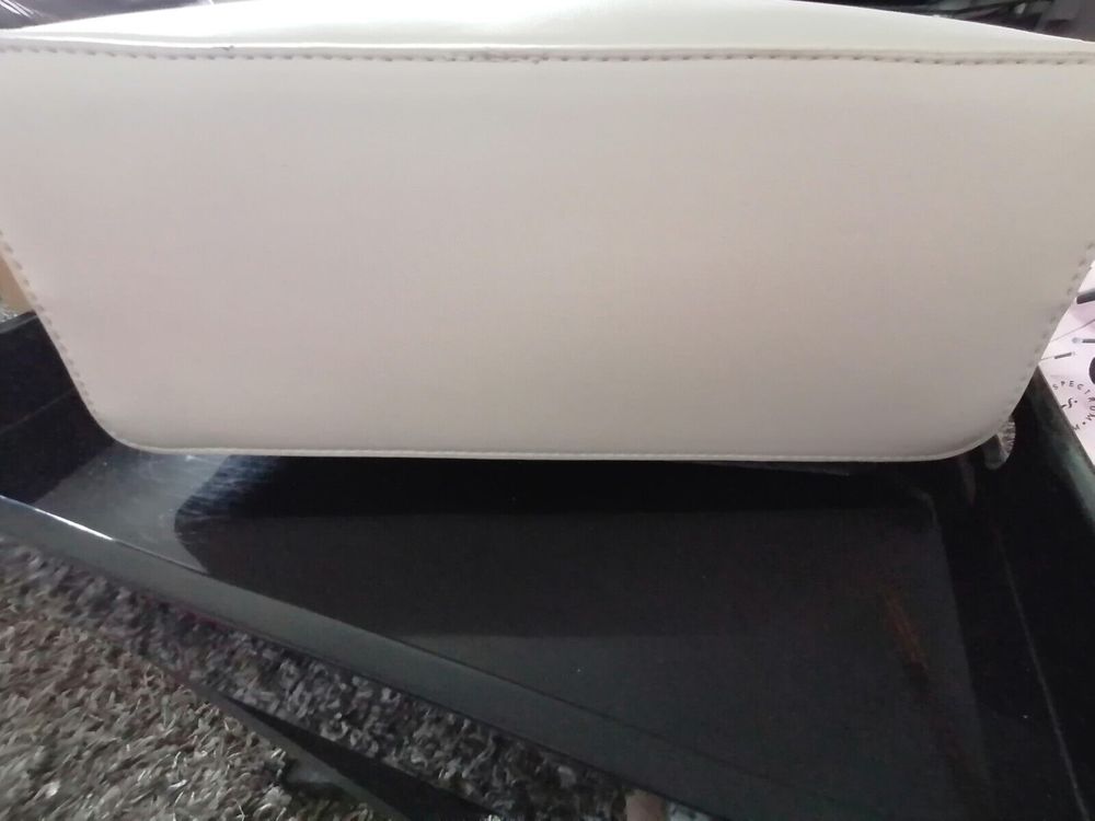 Beverly Hills Handbag New handles strap pockets lightweight tactile very pretty - Picture 5 of 15